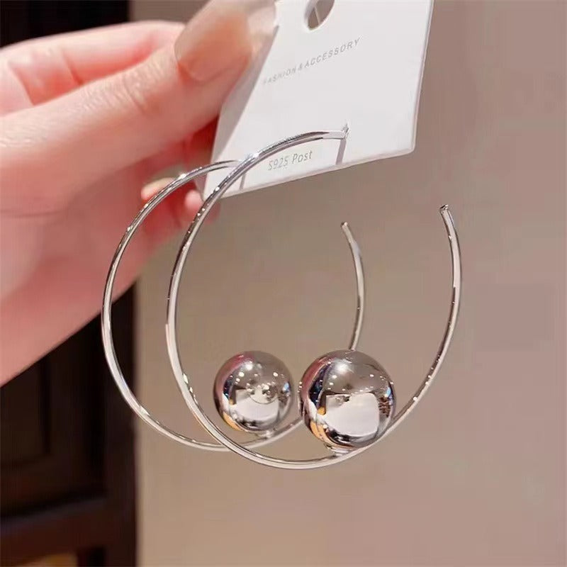 Large hoop earrings, elegant earrings, high-end earrings for women